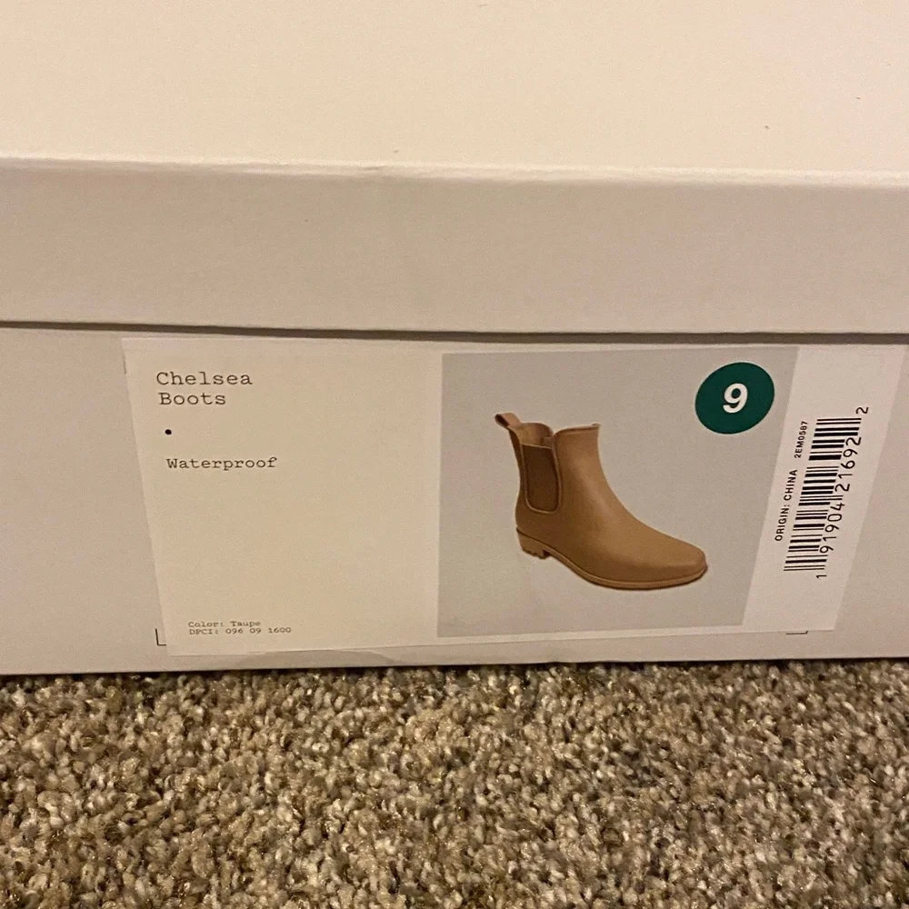 a new day Women’s Tan Chelsea Boots